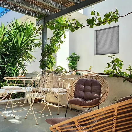 Astera Is A Peaceful Place To Stay! * Αδάμας