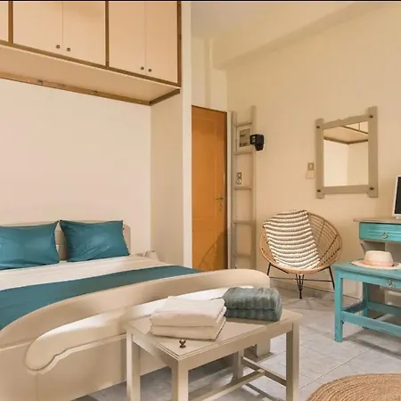 Astera Is A Peaceful Place To Stay! Adamantas (Milos)
